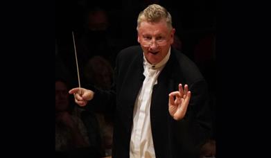 A picture of conductor Stephen Bell
