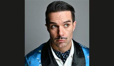 A picture of comedian Troy Hawke